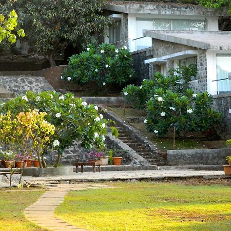 V Resorts Mahua Bagh Murud Nandgaon  Luaran gambar