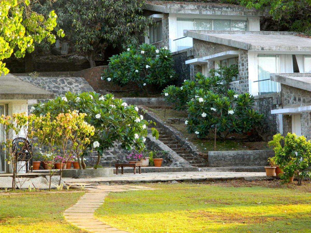 V Resorts Mahua Bagh Murud Nandgaon  Luaran gambar
